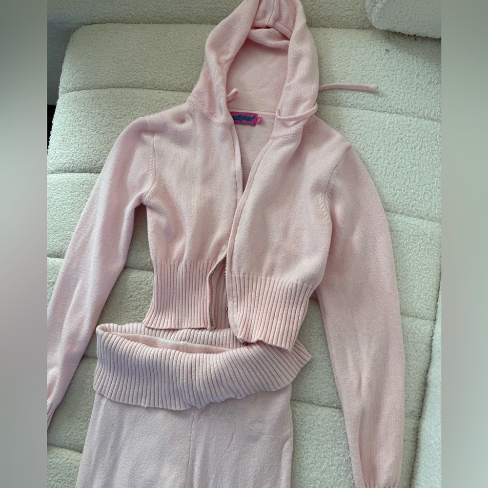 Edikted Knit 2 piece Flare Pants and hoodie